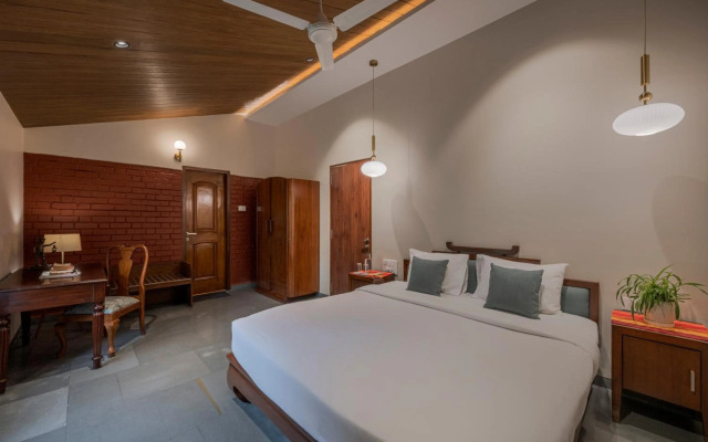 SaffronStays Red Brick House, Panchgani - rustic villa with huge lawn and terrace