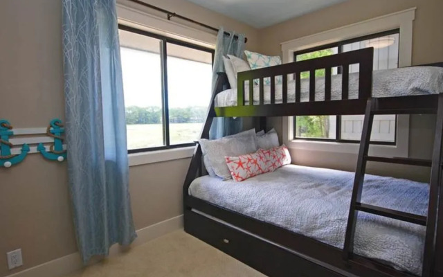 Wren Drive 18 by RedAwning