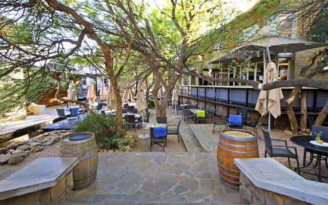 The Village Courtyard Suites