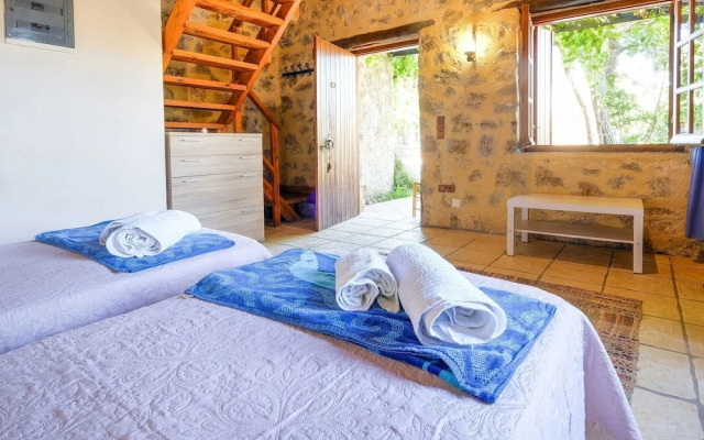 Inviting Villa In Palaiochora With Sea And Mountain Views