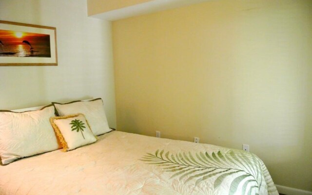 Santa Maria Harbour Resort 4 Br condo by RedAwning
