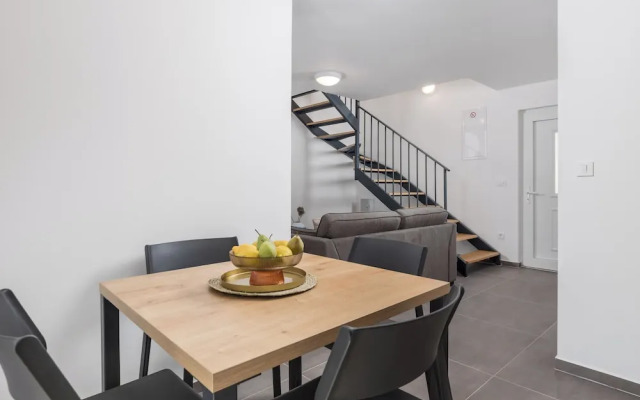 Holiday Homes Oštro