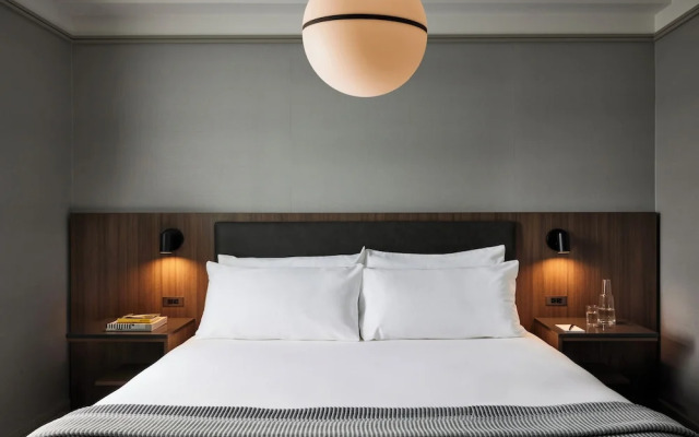 Melrose Hotel