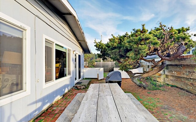 4612 SW Pacific Coast Hwy Home