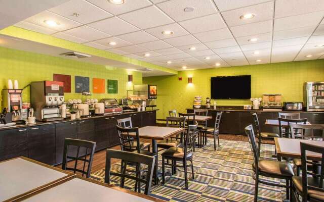 Comfort Inn & Suites Lantana - West Palm Beach South