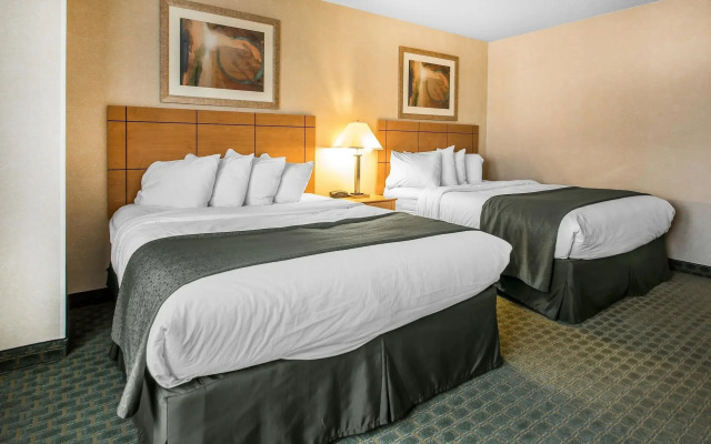 Quality Inn Dubuque on Hwy 20