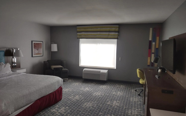 Hampton Inn & Suites Pittsburgh New Stanton
