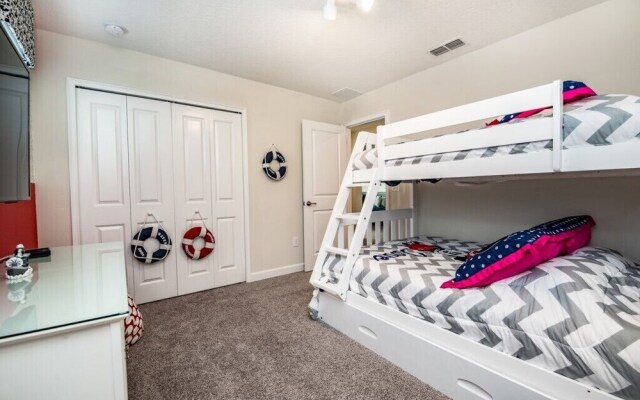 4755kcc 5 Bedroom Villa by RedAwning