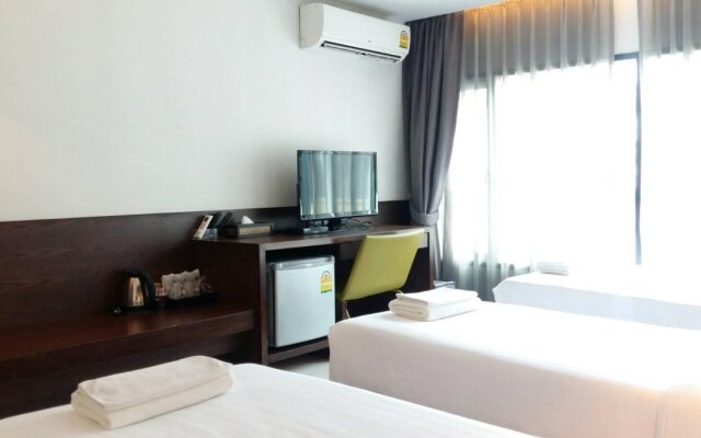 Collection O The Bangkok Airport Link Suite