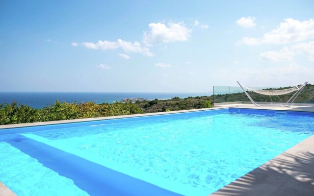 Infinity Pool Villa With Sea Views Near Rethymno City & Beach and Shaded BBQ