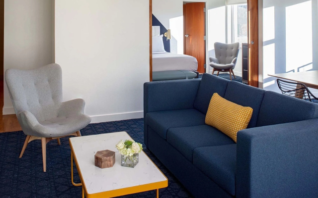 River's Edge Hotel Portland, Tapestry Collection by Hilton