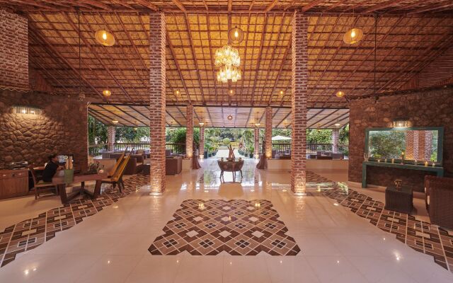 Aacorn Hideaway Resort & Spa