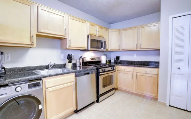 Modern Apartment with Top Amenities