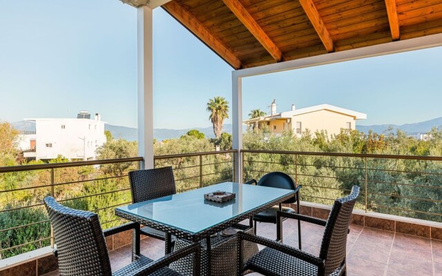 Inviting Holiday Home in Chalkida with Terrace