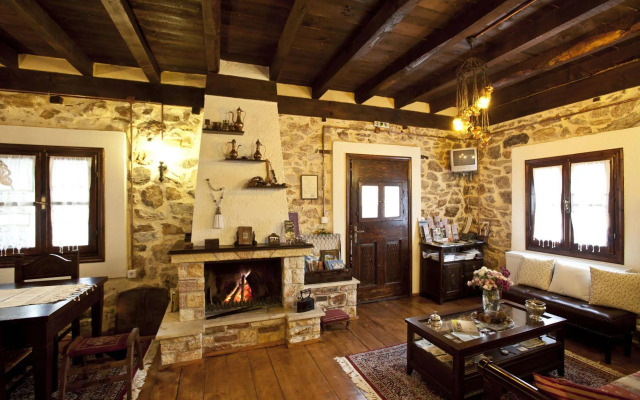 Guest House - To Archontiko