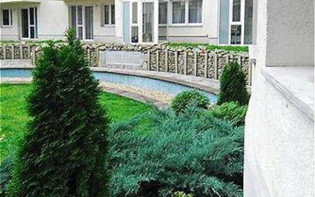 Locust Tree Apartments