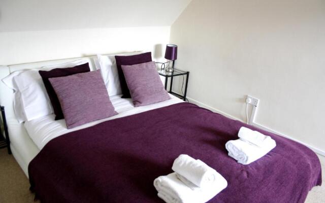 Walkers Court By Treetop Property