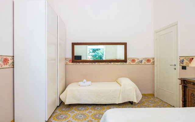 Villa Villari Terrace and Patio by Napoliapartments