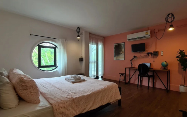 Hand Hotel