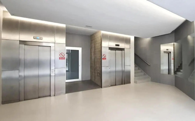 Deluxe Beach Suite w Garage by Canary365