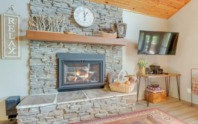 Beaver Lake Home w/ Game Room, Boat Slip & Views!