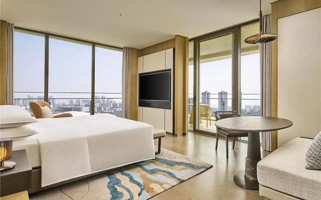 Chongqing Lijia Weilai Hotel, Curio Collection by Hilton – Guest Rooms – Chongqing