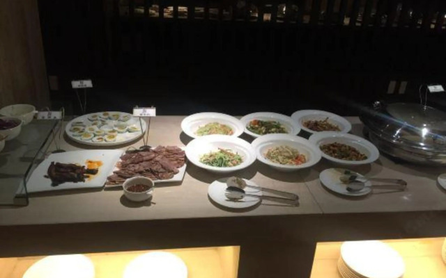 HR-East Hotel