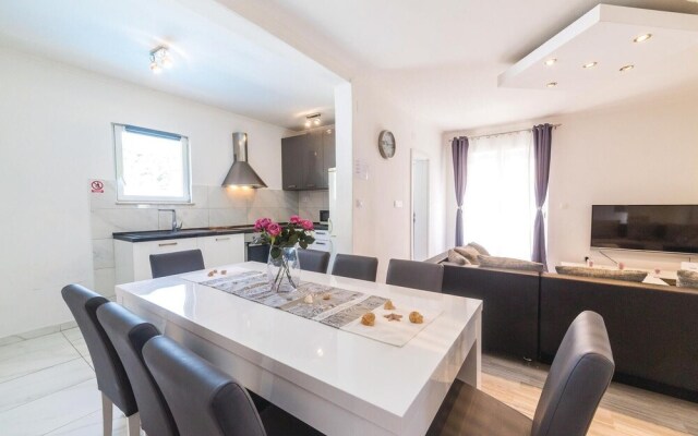 Beautiful Home in Marina With Wifi and 7 Bedrooms