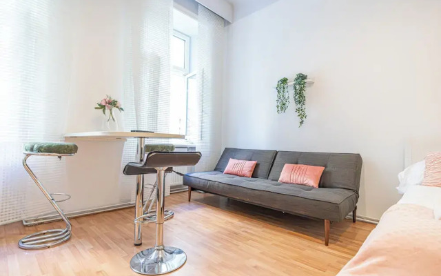 Cozy Room with Facilities Long Stay