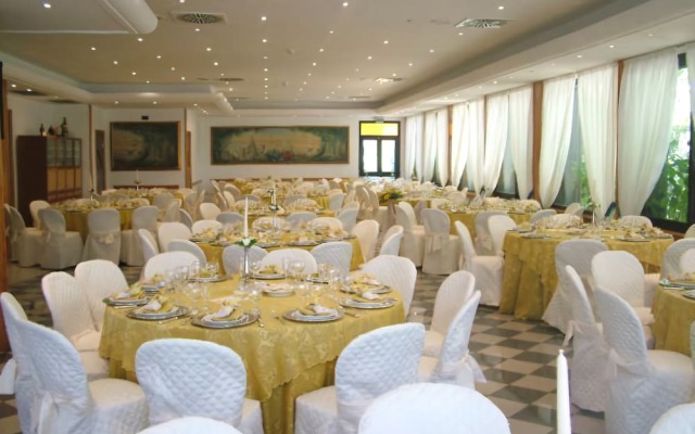 Ai Platani Hotel Moderno