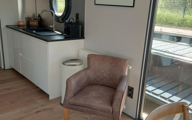 Luxury Houseboat in Volendam Marina