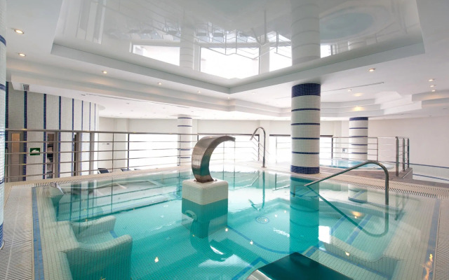 Fuerte Estepona Suites Spa