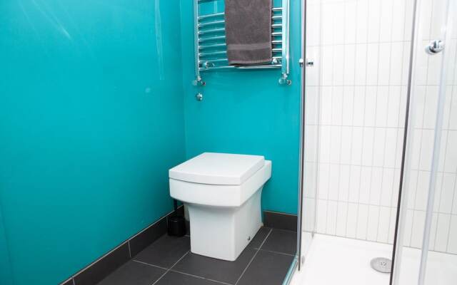 3 Bedroom Townhouse By Gloucester Road