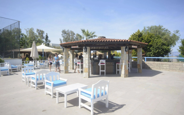 Tiana Beach Resort - All Inclusive