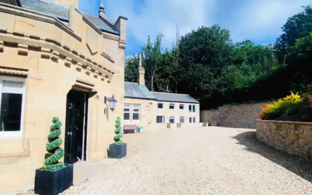 Lodge - Sleeps 18, pet Friendly & Free Parking