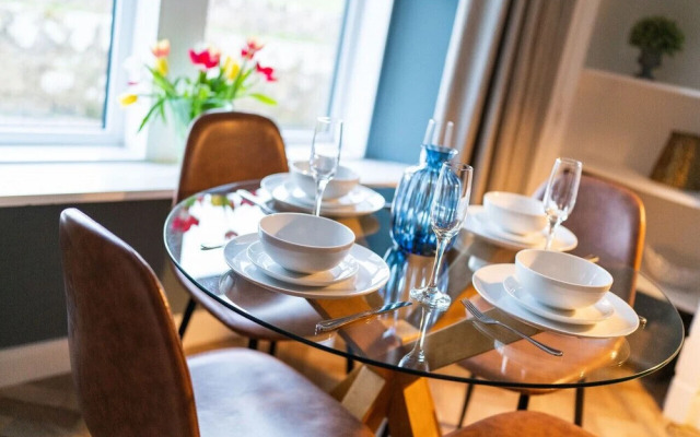 Clubhouse Cottage - Stylish 2 bed pet Friendly