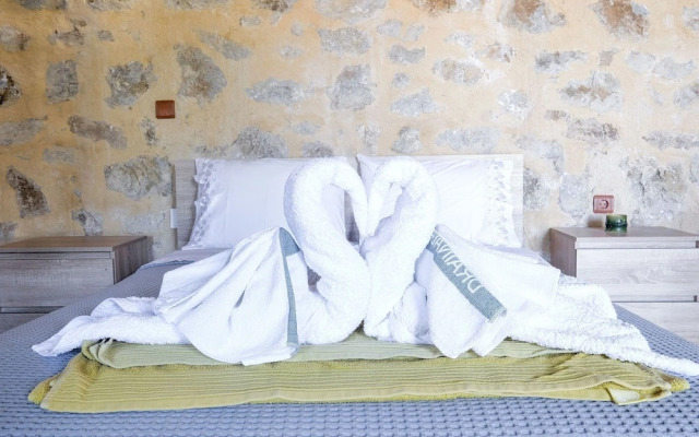 Inviting Villa In Palaiochora With Sea And Mountain Views