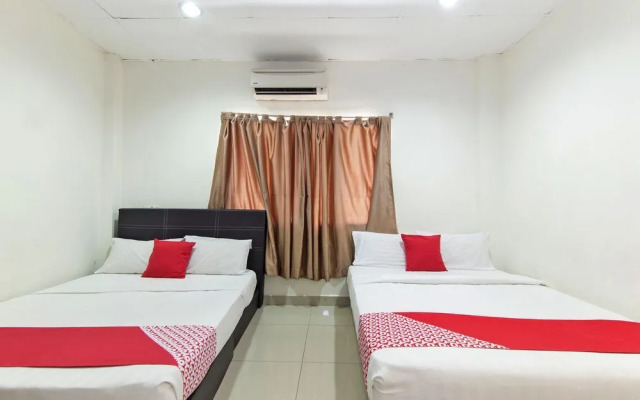 OYO 304 Zero Hour Hotel