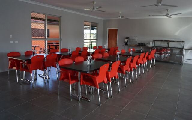 YAL Cairns - A Motel that makes a difference