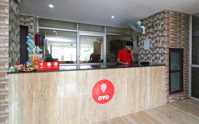 OYO 4798 Hotel Periwal Premium