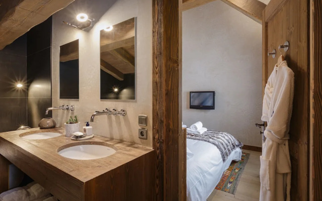 Chalet Hermine 5 Hot Tub and Sauna Les Chosalets