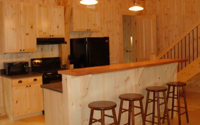 Port Cunnington Lodge & Resort