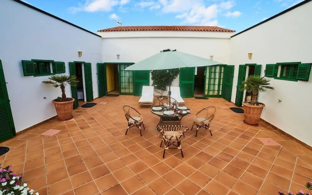 Holiday Home in La Oliva Fuerteventura With Swimming Pool