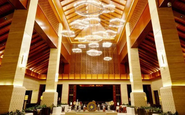 Sanya Bay Guest House All Suites Hotel