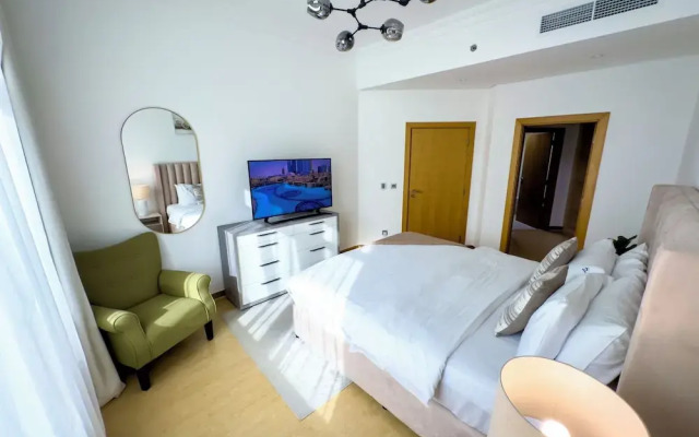 Bright 2BR Apartment with Garden View