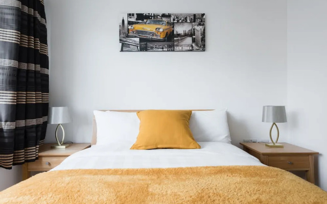 Platinum Apartments Next to Victoria Station 9981