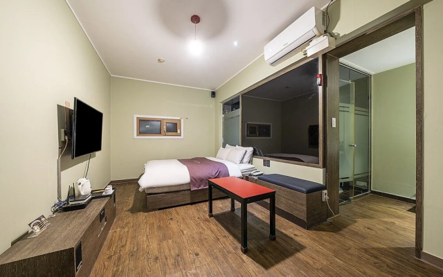 Incheon (Dongam) Red Dragonfly Hotel