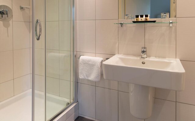 Ascot House Hotel