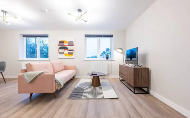 Luxurious 2 Bed Central Cardiff Free EV Charge