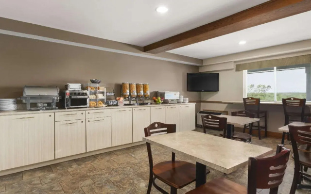 Travelodge Suites by Wyndham Halifax Dartmouth